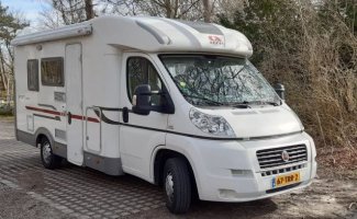 Adria Mobil 4 pers. Adria Mobil camper huren in Almere? Vanaf € 85 p.d. - Goboony