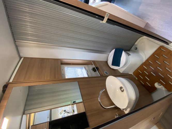 Adria CORAL 600 SC QUEENSBED XXL-SKYROOF CAMERA SCHOTEL 2018 foto: 8