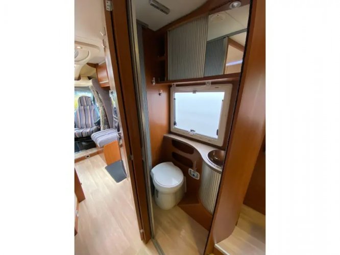 Chausson Welcome 78 Queensbed 63000 km 2010  foto: 11