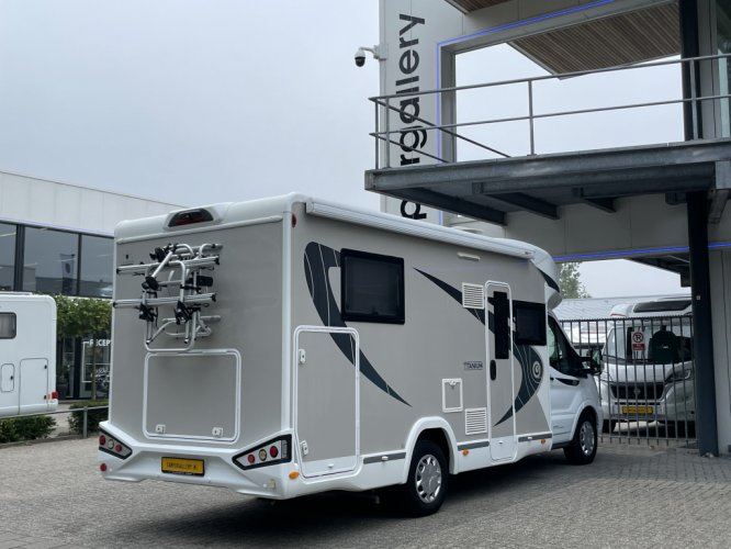 Chausson Titanium 708 AUTOMAAT QUEENSBED+HEFBED LUCHTVERING foto: 21