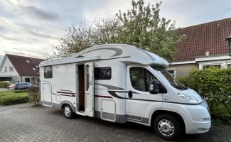 Adria Mobil 4 pers. ¿Quieres alquilar una autocaravana Adria Mobil en Franeker? Desde 91 € por persona - Goboony