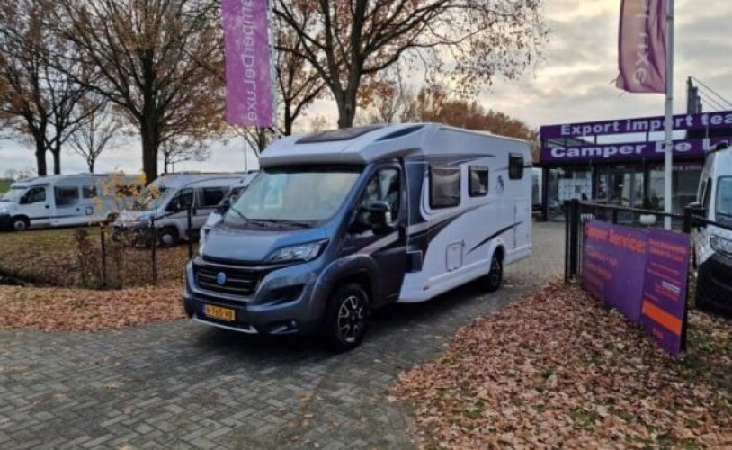 Knaus 2 pers. Rent a Knaus camper in Rogat? From €131 p.d. - Goboony photo: 0