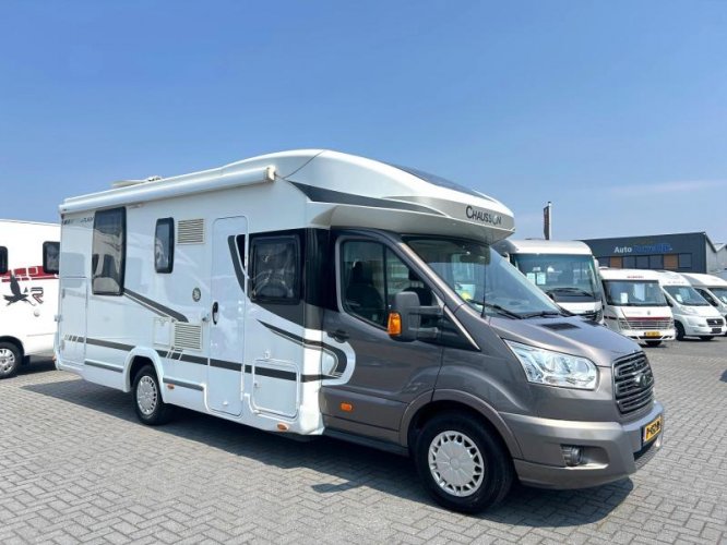 Chausson Flash 718 EB Queensbed/2015/hefbed 