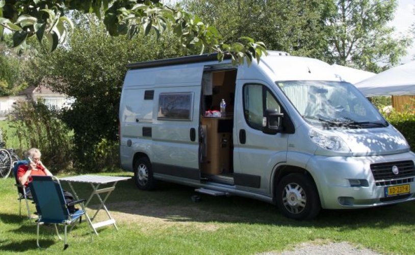 Eura Mobil 4 pers. Louer un camping-car Eura Mobil à Leyde À partir de 79 € pj - Goboony photo : 1