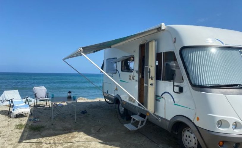 Hymer 4 pers. Rent a Hymer camper in Helvoirt? From €109 per day - Goboony photo: 0