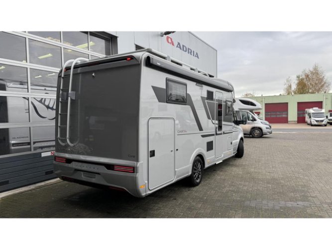 Adria Coral Supreme MB 670 DL 9 Traps Automaat