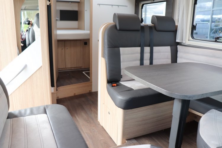 Sunlight Adventure Edition T 69 L met Queens en hefbed Fiat 140 pk collectie 2021 Hymer ( 72  foto: 36