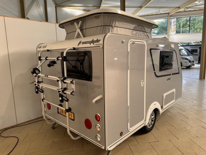 Trigano Mini Freestyle 290 hefdak / voortent 