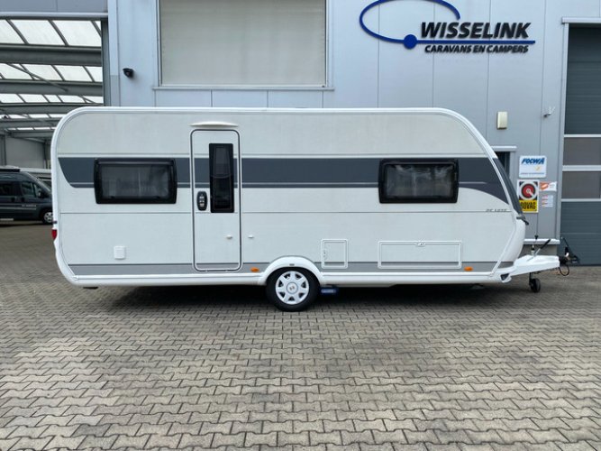 Hobby De Luxe 540 UL ALS NIEUW ENKELE BEDDEN INCLUSIEF STALLING