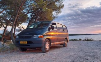 Toyota 2 pers. Toyota camper huren in Geldrop? Vanaf € 67 p.d. - Goboony