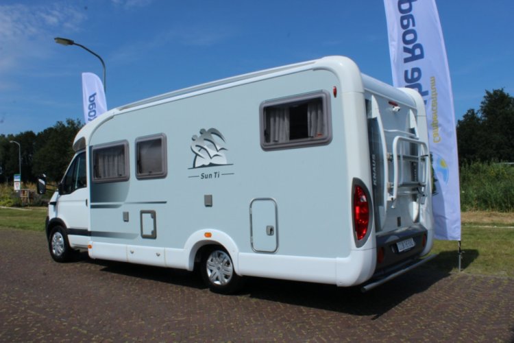 Knaus Sun Ti 700 Meg, Dwarsbed, Garage, Draaibare voorstoelen, Halve dinette, zit bank,. Bj. 2008 Marum (Groningen) foto: 35