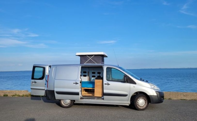 Citroën 2 pers. Louer un camping-car Citroën à Burgh-Haamstede ? A partir de 67€ par jour - Goboony photo : 0