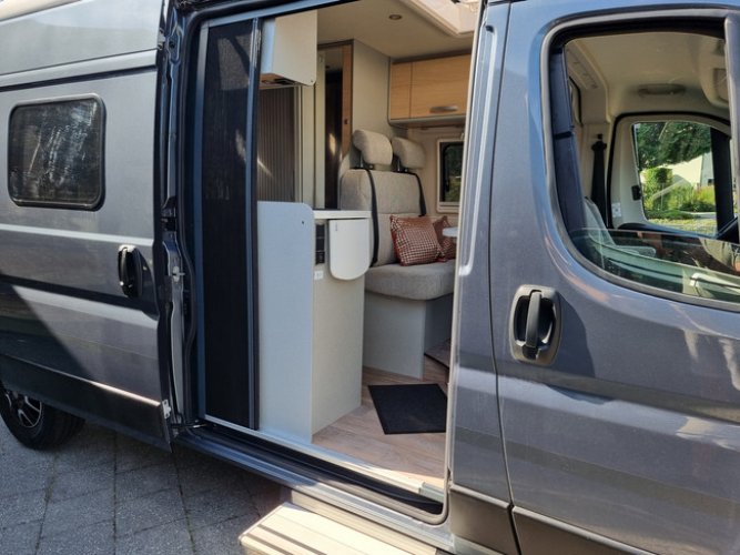 Hymer FREE 600 Hymer Free 600 | 9-Traps Automaat! | Luxe Kwaliteitscamper | Nette staat! foto: 1