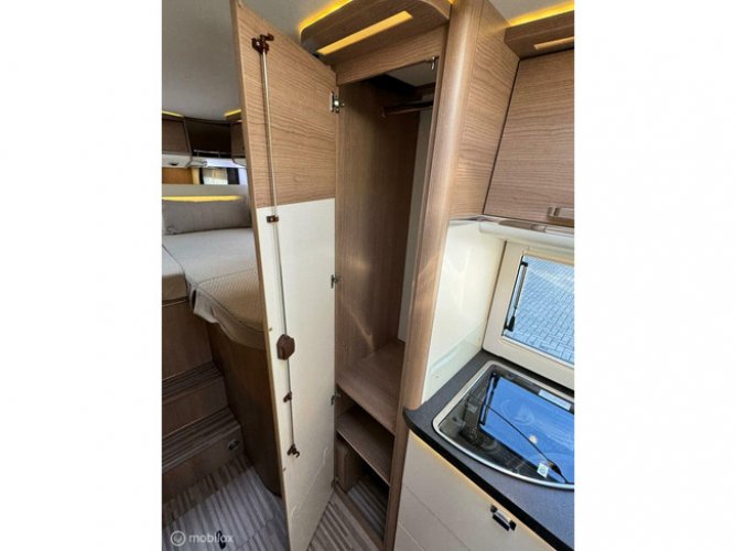 Carthago Malibu T460 Maxi Automaat Enkele Bedden Hefbed XXL Garage foto: 21