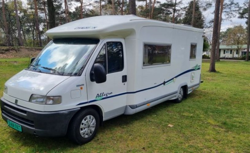 Chausson 4 pers. Rent a Chausson motorhome in Geldrop? From € 103 pd - Goboony photo: 1
