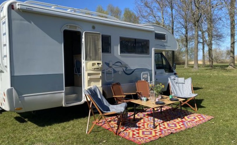 Rimor 7 pers. Rent a Rimor motorhome in Harderwijk? From € 91 pd - Goboony photo: 0