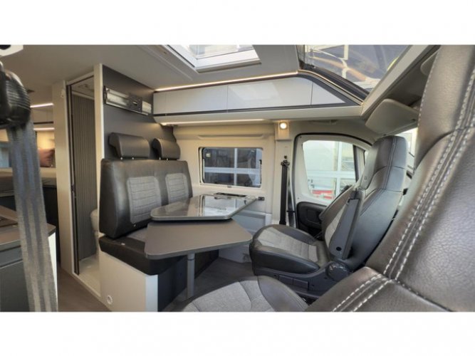 Adria Twin Supreme 640 SLB 9 Traps Automaat foto: 7