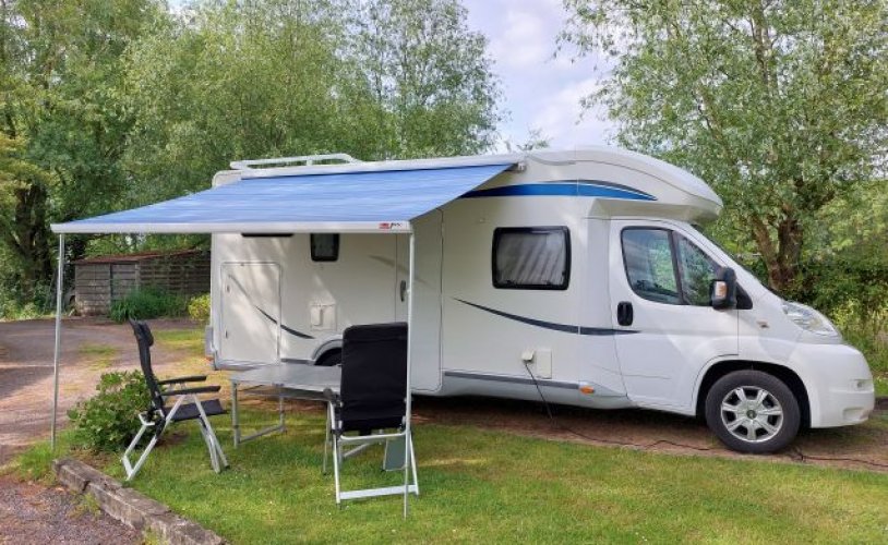 Chausson 5 pers. Rent a Chausson camper in Leeuwarden? From € 90 pd - Goboony photo: 0