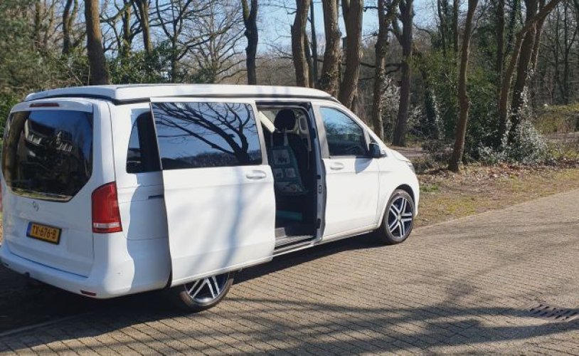 Mercedes-Benz 4 pers. Want to rent a Mercedes-Benz camper in Rosmalen? From €85 per day - Goboony photo: 0