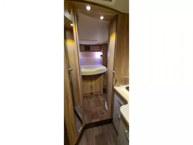 Hymer Tramp 598 GL Queensbed / Hefbed  foto: 12