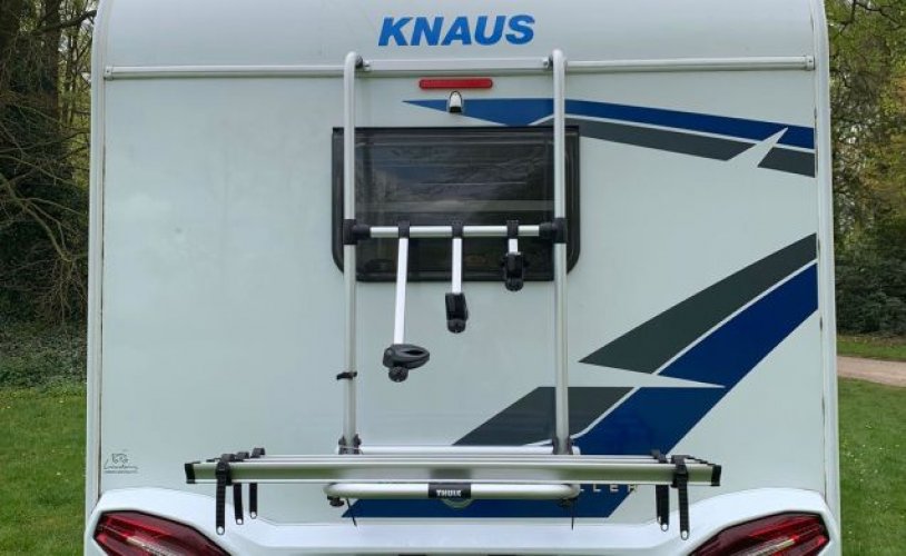 Knaus 4 pers. Rent a Knaus motorhome in The Hague? From € 85 pd - Goboony photo: 1