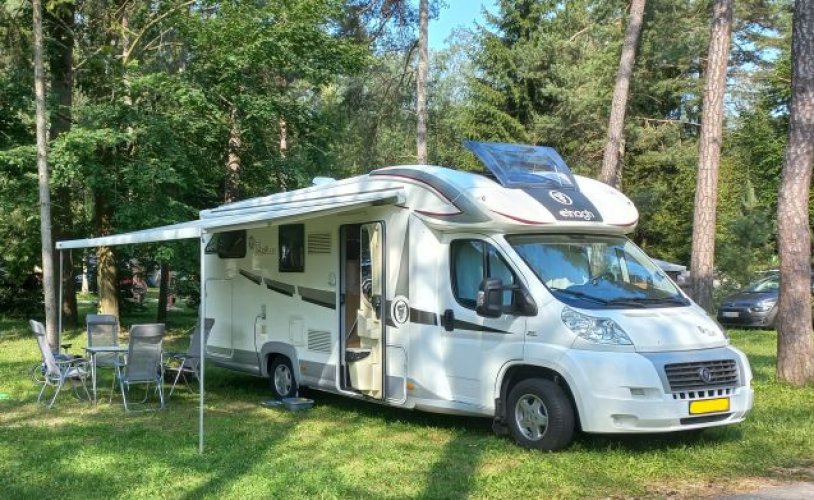 Elnagh 4 pers. Rent an Elnagh camper in Zeist? From € 115 pd - Goboony photo: 0