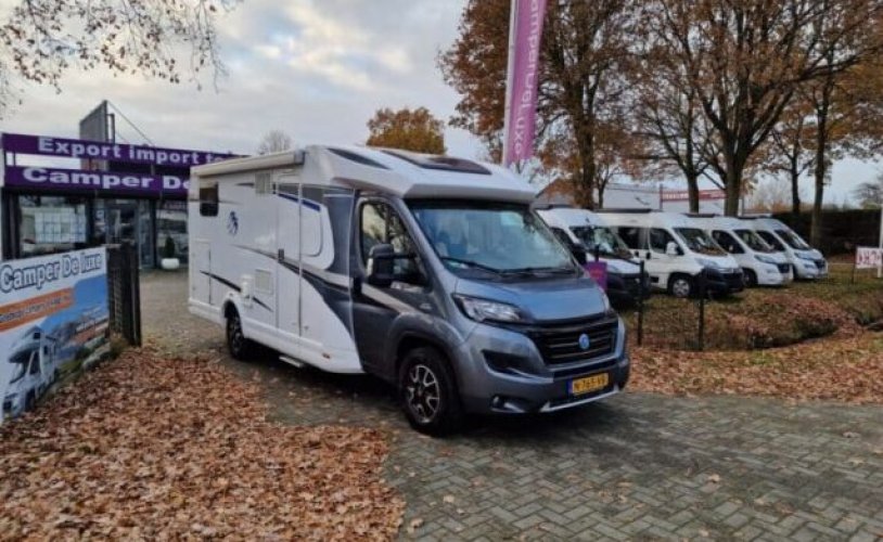 Knaus 2 pers. Rent a Knaus camper in Rogat? From €131 p.d. - Goboony photo: 1