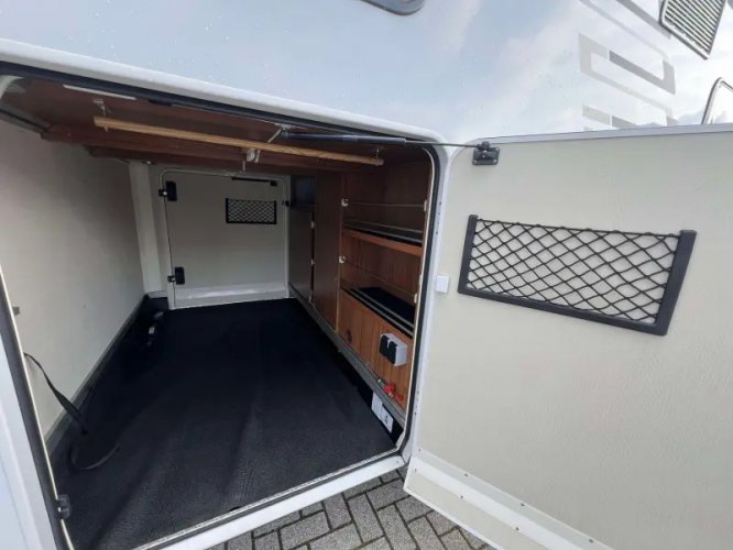 Hymer Exsis-I 578 Compact & Enkele bedden  foto: 15