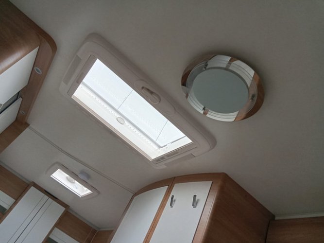 Hobby De Luxe 460 LU CARAVAN DEALS foto: 13