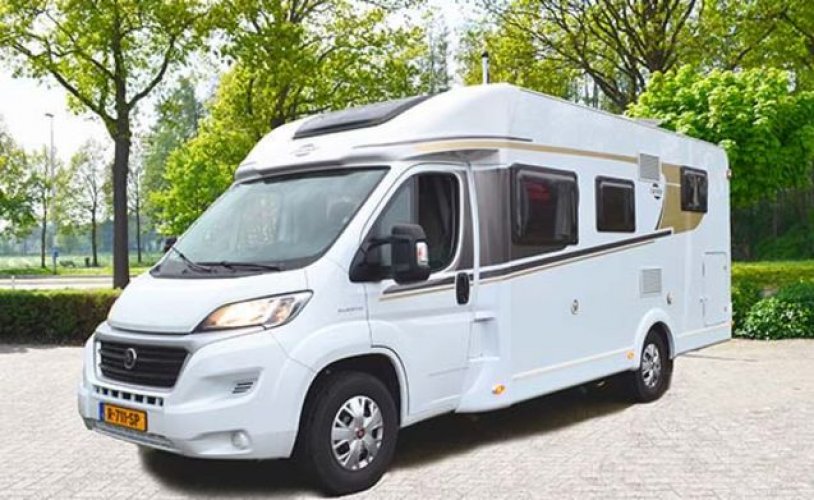 Carado 5 pers. Rent a Carado motorhome in Winterswijk? From € 121 pd - Goboony photo: 0