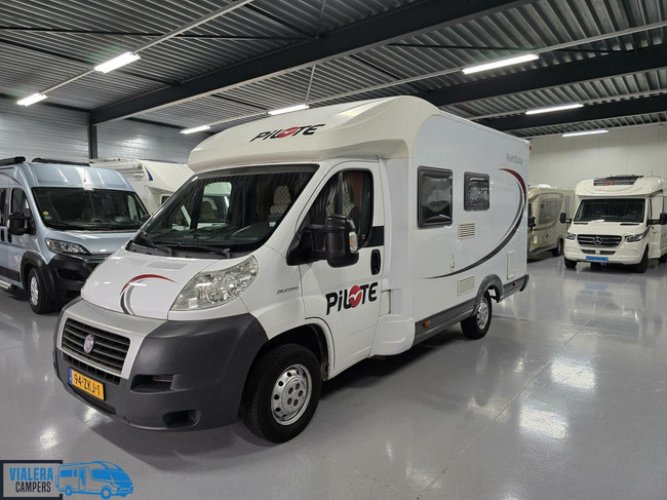 Pilote Aventura *Frans bed * Nette camper* Veel opties