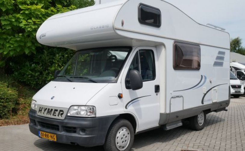 Hymer 5 pers. Rent a Hymer motorhome in Opperdoes? From € 120 pd - Goboony photo: 1