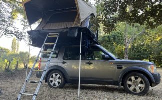 Land Rover 4 pers. Land Rover camper huren in Haarlem? Vanaf € 121 p.d. - Goboony