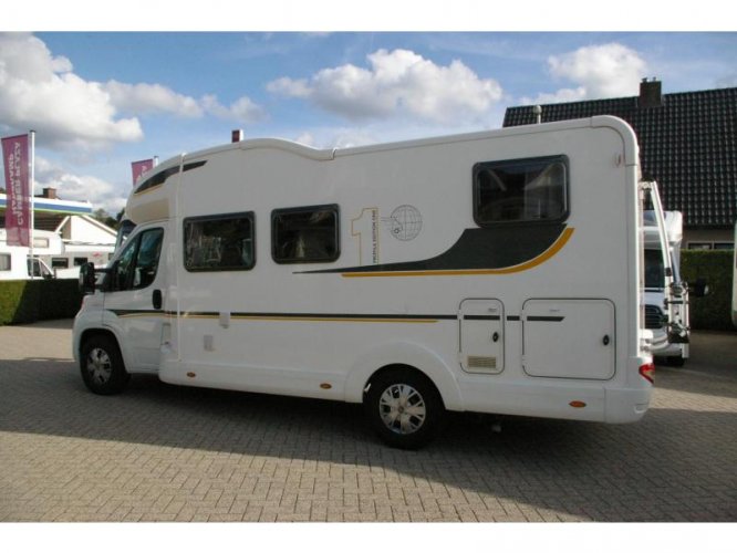 Eura Mobil Profila One 690 HB Dwars/Hef bed, XXL Garage 