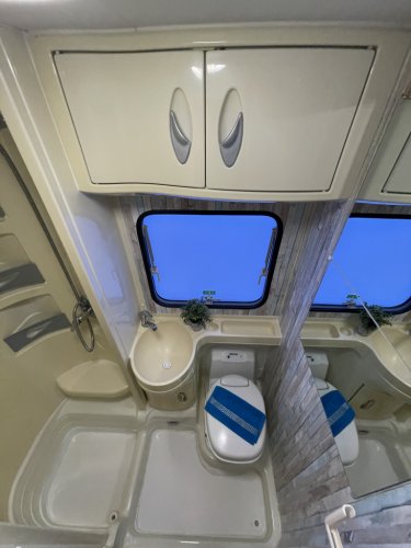 Adria CI Elliot DWARSBED LUCHTVERING 6.74M! ZONNEPANEEL foto: 8