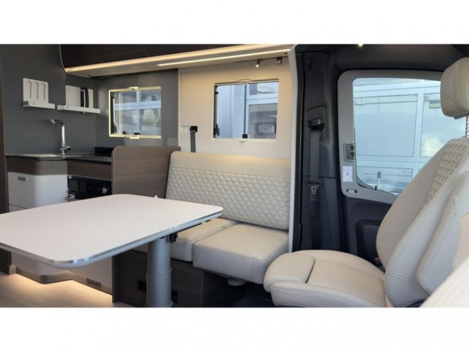 Adria Coral Supreme MB 670 DL 9 Traps Automaat foto: 7