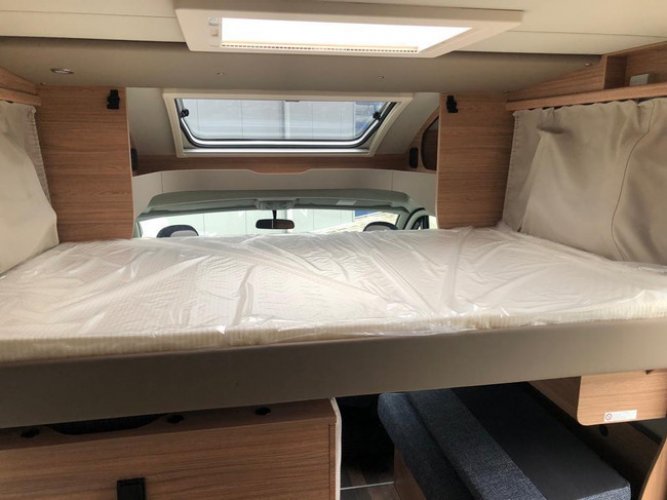 Weinsberg CaraSuite 650 MF 5 gordels, met hefbed foto: 15