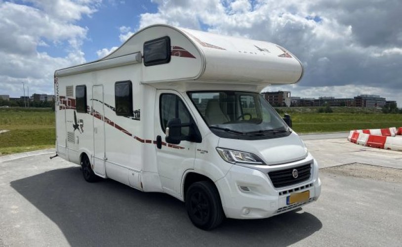 Rimor 7 pers. Rimor camper huren in Aalsmeer? Vanaf € 109 p.d. - Goboony foto: 1