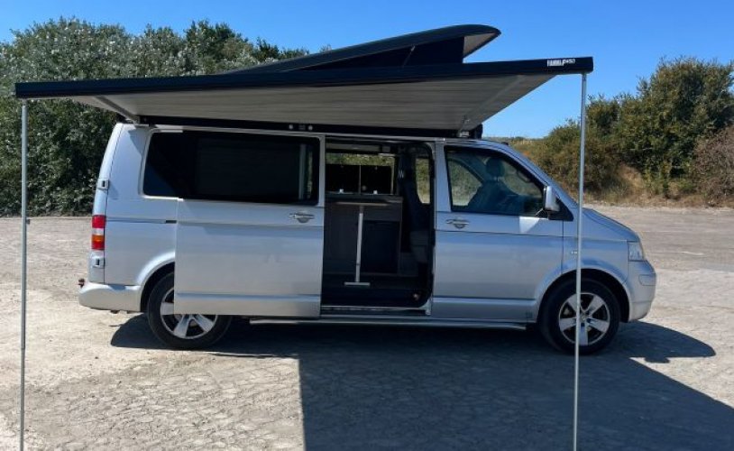 Volkswagen 4 pers. Volkswagen camper huren in Oosterland? Vanaf € 75 p.d. - Goboony