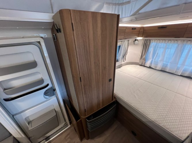 Eriba Touring Pan Familia 310 Legend VAST BED INCLUSIEF STALLING foto: 16