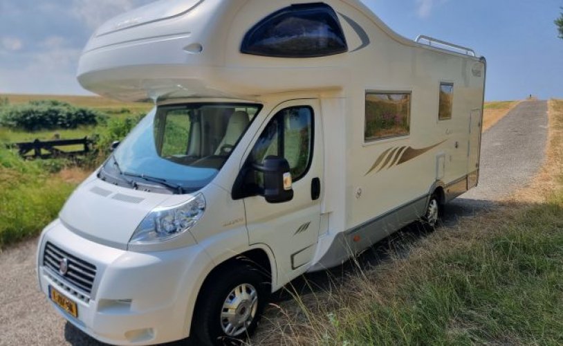 Mobilvetta 5 pers. Rent a Mobilvetta motorhome in Yerseke? From € 112 pd - Goboony photo: 0