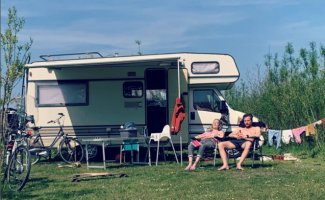 Peugeot 5 pers. Rent a Peugeot camper in Sliedrecht? From € 61 pd - Goboony
