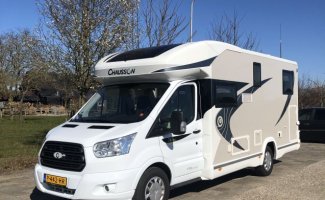 Chausson 2 pers. Louer un camping-car Chausson à Eindhoven ? À partir de 121 € par jour - Goboony