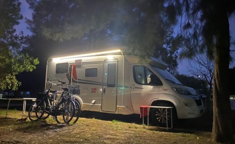 Bürstner 2 pers. Louer un camping-car Bürstner à Renswoude ? A partir de 121€ pj - Goboony photo : 1