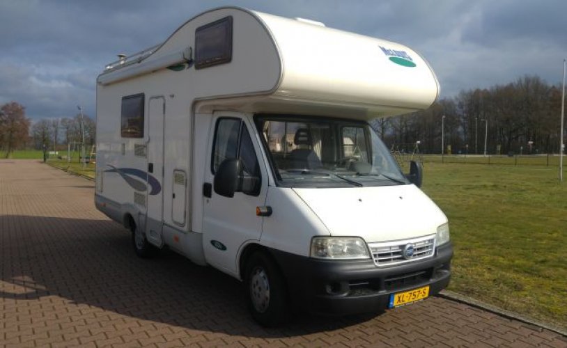 McLouis 6 pers. Want to rent a McLouis camper in Elst? From €73 pd - Goboony photo: 0