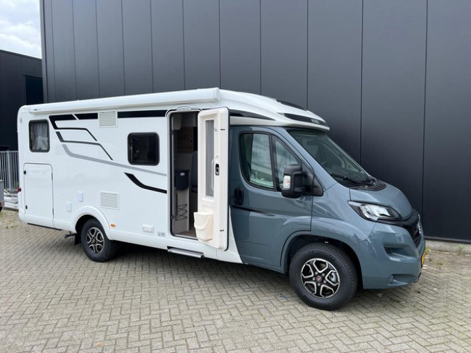 Hymer Exsis-T 580 Pure Automaat * Zonnepanelen * Multimedias hoofdfoto: 1