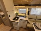 Rapido 696F Premium Edition F QUEENSBED+HEFBED LUCHTVERING  foto: 5