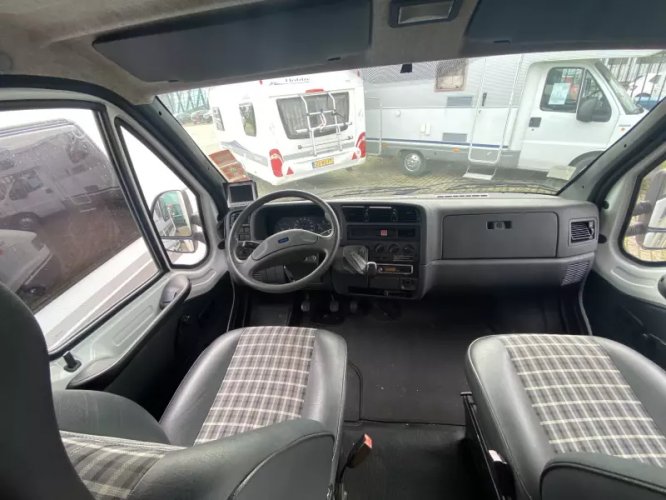 Hymer Camp 644 G 6 pers camera  foto: 14