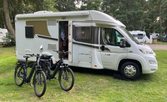 Carado 4 pers. Rent a Carado camper in Wijnbergen? From €91 pd - Goboony