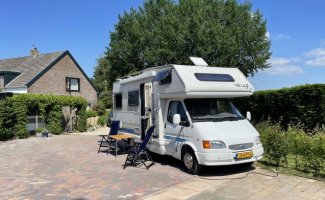 Ford 4 pers. Louer un camping-car Ford à Lunteren ? À partir de 73 € par jour - Goboony